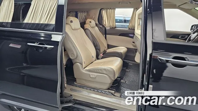 Kia Carnival Generation 4 — Фото автомобиля 12
