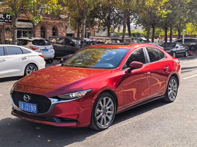 Фотография автомобиля — Mazda Axela