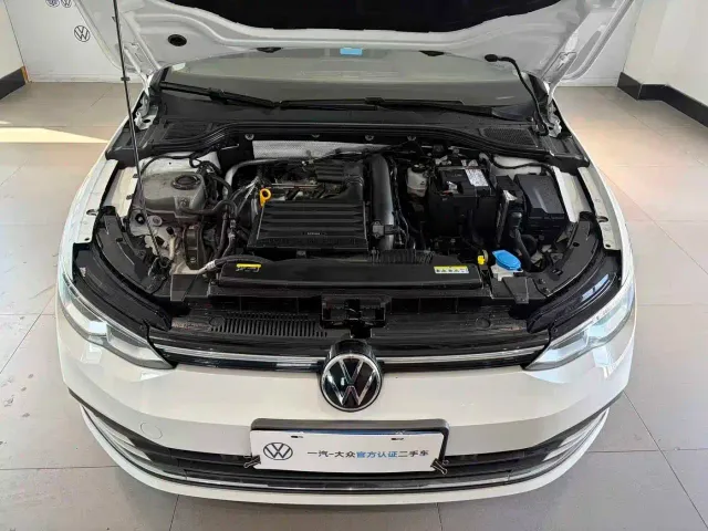 Volkswagen Golf — Фото автомобиля 13