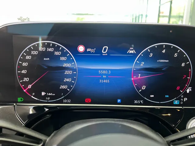 Mercedes-Benz E-Class — Фото автомобиля 14