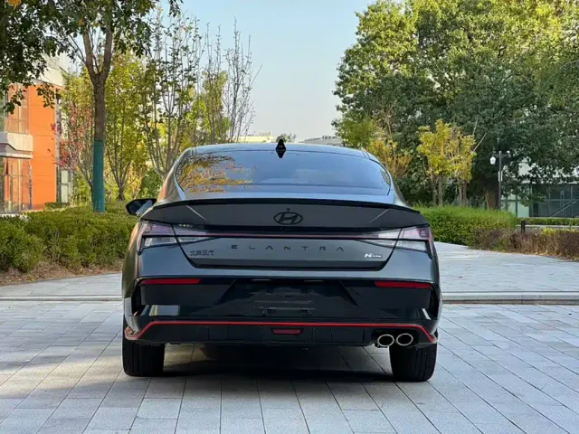 Hyundai Elantra — Фото автомобиля 10