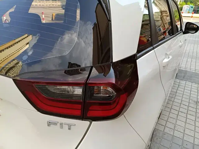 Honda Fit — Фото автомобиля 7