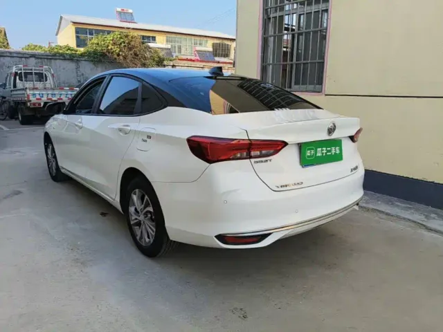 Buick Verano — Фото автомобиля 4