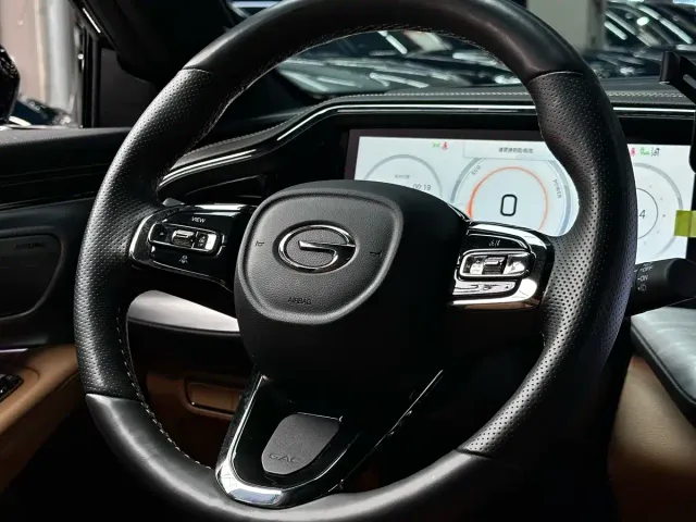 GAC Trumpchi GS8 — Фото автомобиля 29