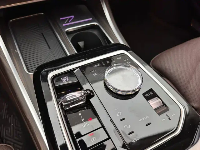 BMW 7 Series — Фото автомобиля 16