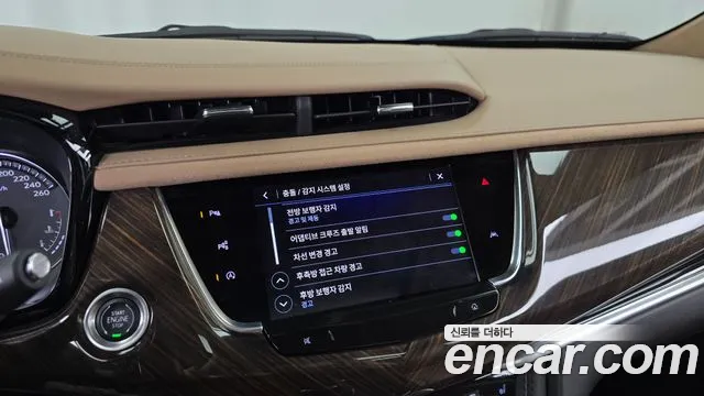 Cadillac XT6 — Фото автомобиля 16