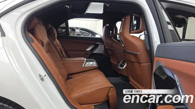 BMW 7 Series G70 — Фото автомобиля 18