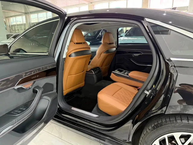 Audi A8 — Фото автомобиля 8