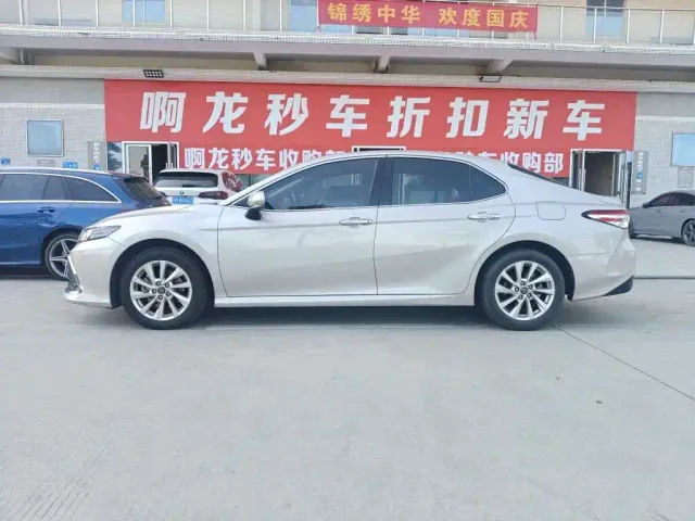 Toyota Camry — Фото автомобиля 3