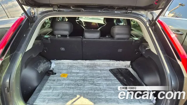 Kia Niro — Фото автомобиля 11