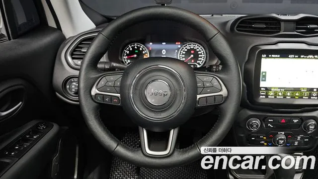Jeep Renegade — Фото автомобиля 13
