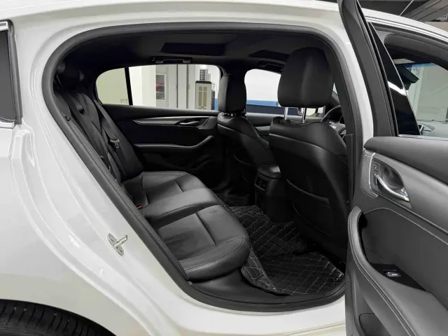 Cadillac CT5 — Фото автомобиля 24