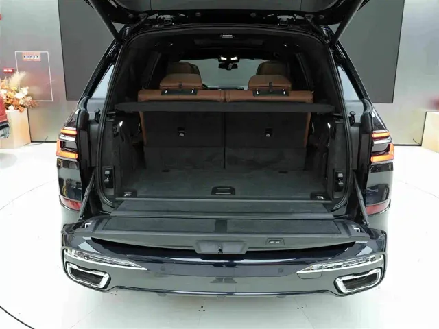 BMW X7 — Фото автомобиля 23
