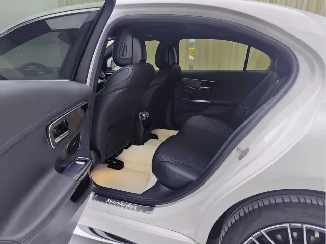 Mercedes-Benz C-Class — Фото автомобиля 8