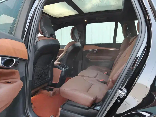 Volvo XC90 — Фото автомобиля 6