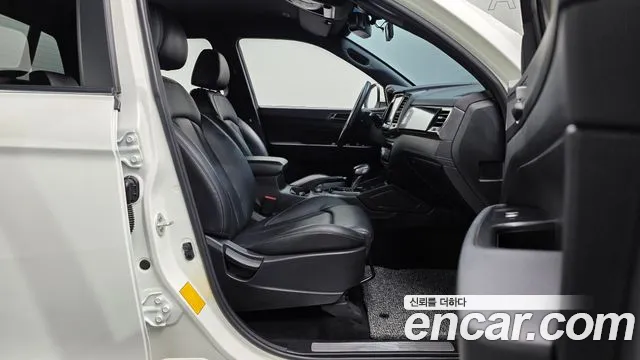 KG_Mobility_Ssangyong Rexton Новый Rexton Sport Khan Дизель 2.2 4WD — Фото автомобиля 26