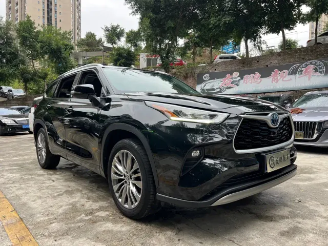 Toyota Highlander — Фото автомобиля 3