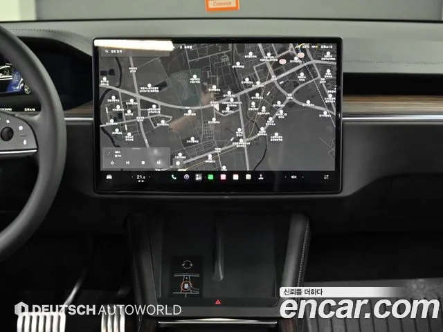 Tesla Model X — Фото автомобиля 9