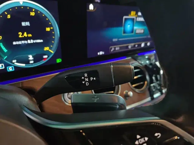 Mercedes-Benz E-Class — Фото автомобиля 13