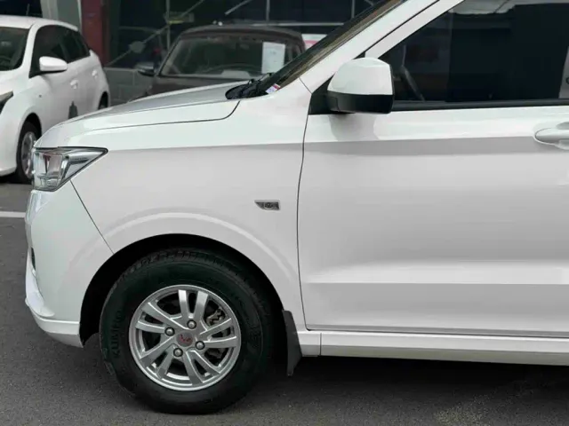 Wuling Hongguang — Фото автомобиля 8