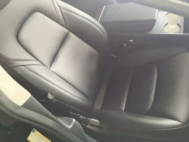 Tesla Model 3 — Фото автомобиля 24