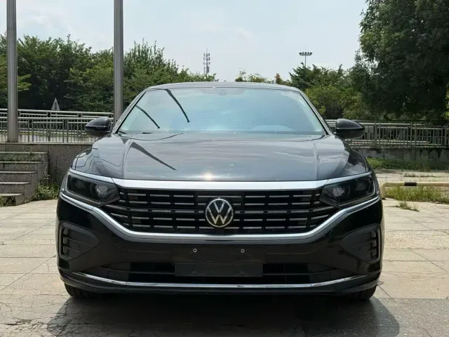 Volkswagen Passat — Фото автомобиля 2