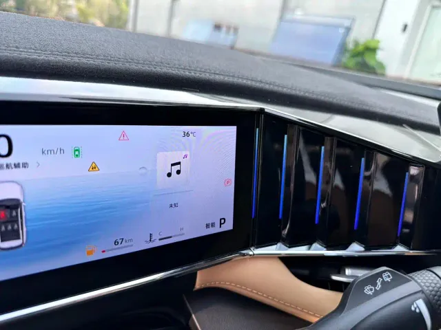 Geely Boyue L — Фото автомобиля 13