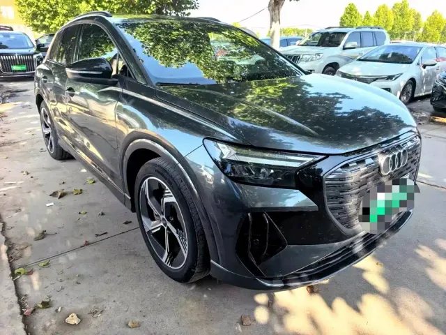 Audi Q4 e-tron — Фото автомобиля 3