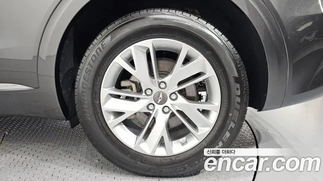 Genesis GV70 — Фото автомобиля 21