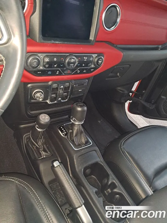 Jeep Wrangler JL — Фото автомобиля 3
