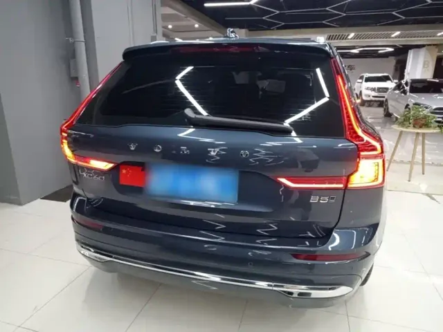 Volvo XC60 — Фото автомобиля 5