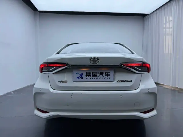 Toyota Corolla — Фото автомобиля 3