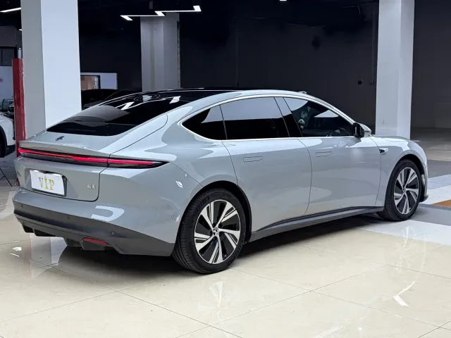 Nio ET5 — Фото автомобиля 6
