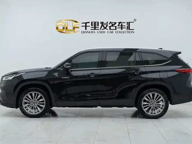 Toyota Highlander — Фото автомобиля 11