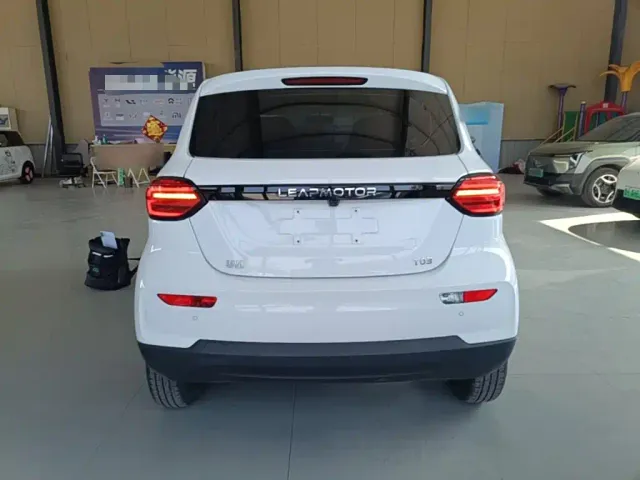 Leapmotor T03 — Фото автомобиля 5