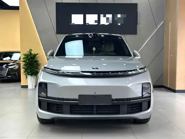 Li Auto L9 — Фото автомобиля 2