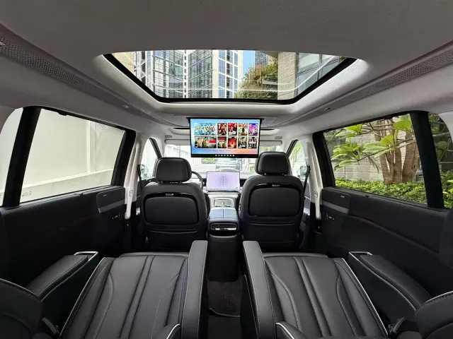 Xpeng X9 — Фото автомобиля 15