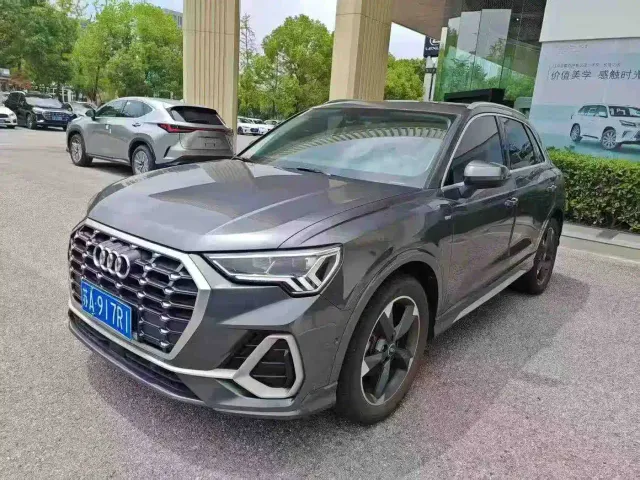 Фотография автомобиля — Audi Q3