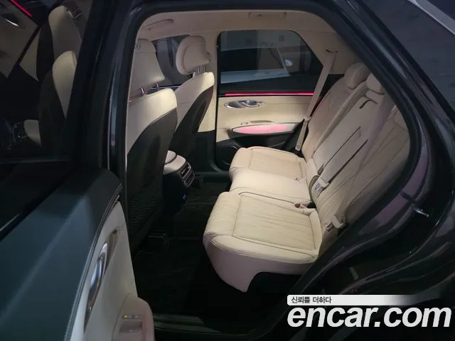 Genesis GV70 — Фото автомобиля 17