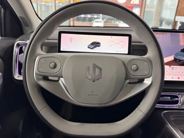 Leapmotor B01 — Фото автомобиля 15