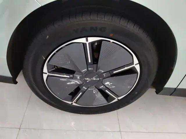 Maxus Dajia 7 — Фото автомобиля 22
