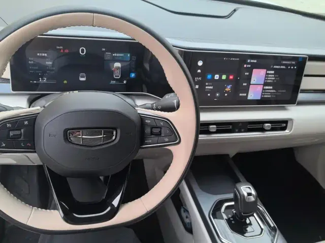 Geely ICON — Фото автомобиля 12