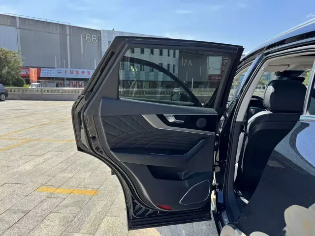 Hongqi HS5 — Фото автомобиля 14