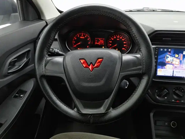 Wuling Hongguang — Фото автомобиля 11