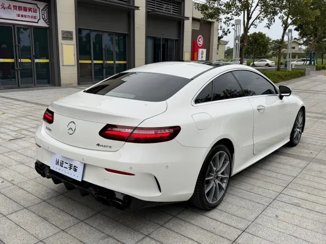 Mercedes-Benz E-Class — Фото автомобиля 10