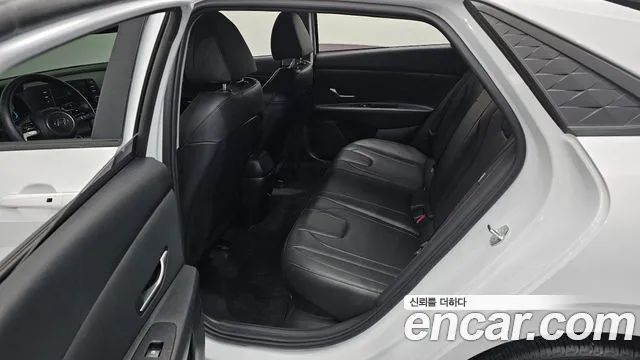 Hyundai AVANTE Smart — Фото автомобиля 12