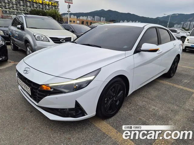 Hyundai Avante CN7 — Фото автомобиля 2