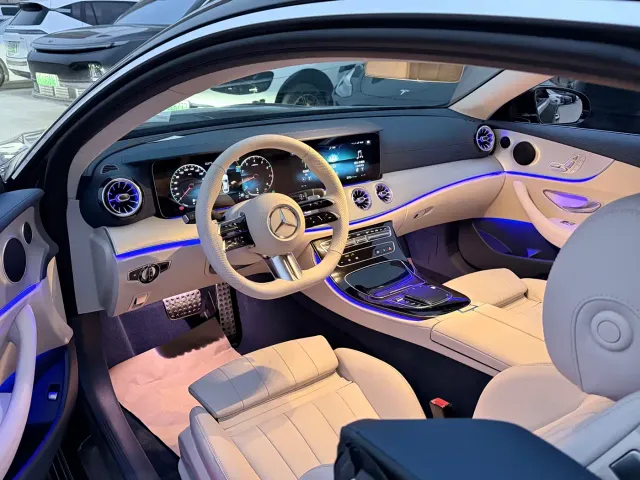 Mercedes-Benz E-Class — Фото автомобиля 19