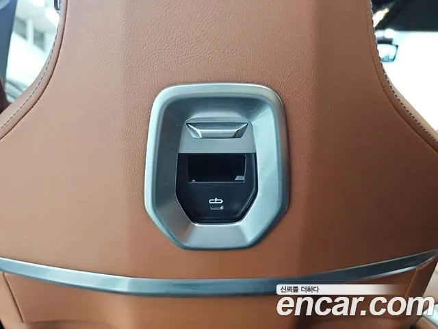 BMW 7 Series G70 — Фото автомобиля 14