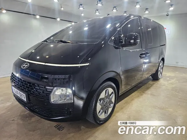 Фотография автомобиля — Hyundai Staria